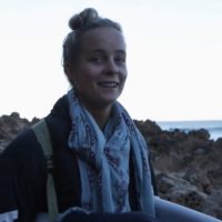 美人サーファーのイザベラ・ニコルス！スラブを求めて南オーストラリアへ