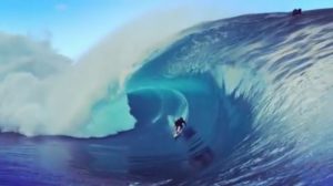 タヒチ・チョープー サーフィン写真集「Teahupoo」ティム・マッケンナ 撮影 タヒチ、チョープーの水中から撮影した癒しのサーフムービー