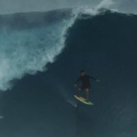 8フィートのクラウドブレイク！レイアード・ハミルトンのハイドロフォイル動画