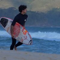 チョープー前のガブリエル・メディナ！ホームでのフリーサーフ動画