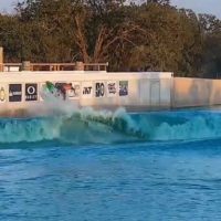 ガブリエル・メディナがBSRサーフリゾートへ！2本のエアリアル動画