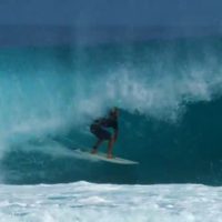 インドネシアであえて小波ボード!ウィリアム・アリオッティのフリーサーフ動画