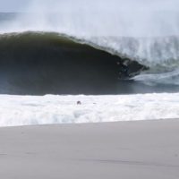 ハリケーン「メリッサ」スウェルがニューヨークにヒット!バレル動画