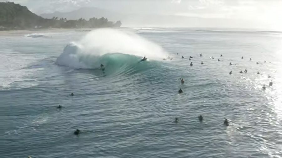 ハワイへ19 年シーズンの1stスウェルがヒット パイプライン動画 World Surf Movies
