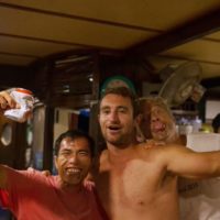 10年前のインドネシア旅を再現!?ジョアン・ドゥルのボートトリップ動画