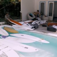 アレックス・ノストなど4名のサーファー/シェイパーのインドネシアトリップ動画