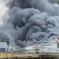 バーレーヘッズ(オーストラリア)で火災:DHDの工場が焼失する事に