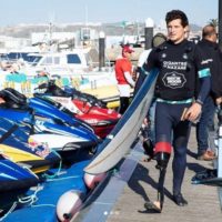 交通事故で片足を失ったサーファー：心に誓ったナザレでのビッグウェイブサーフィン