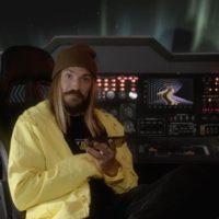 ノベルティウェイブを求めてアラスカへ!「Weird Waves」シーズン2スタート