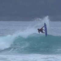 2020年シーズン前のガブリエル・メディナ!ホームでのフリーサーフィン動画