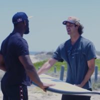 トップアスリートがサーフィンしたら！？コーチはジョーディ・スミス