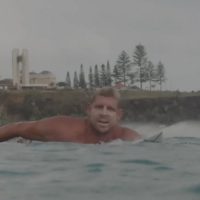 ミック・ファニングの昨年のサイクロンサーフ動画!サーフ復帰した現状と目標