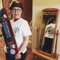 60代後半女性がスケートにトライ!乳がん研究のためのショービットプロジェクト