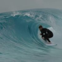 ディランが新旧ウェイブプールを体験！「Weird Waves」シーズン2ファイナル