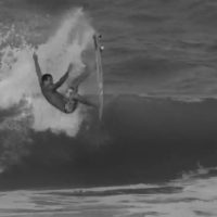 今年はスラッシュを強化!?イタロ・フェレイラの最新フリーサーフィン動画