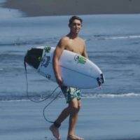 19歳の時のグリフィン・コラピント!バリ島クラマスでのフリーサーフ動画