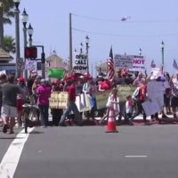 先週ビーチ再閉鎖となったカリフォルニア州オレンジ郡:早くも再々オープン決定