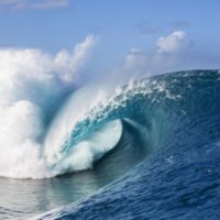 タヒチでサーフィン禁止令が解除！ローカルCTサーファーのSNS投稿