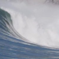 シーズン中のオーストラリア東海岸!一般サーファーのハードチャージ動画