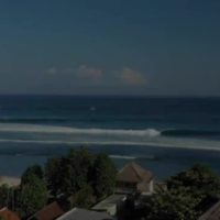 スウェルが入った7月のロンボク島デザートポイント!フリーサーフィン動画