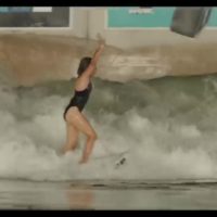 スカイ・ブラウンのサーフィン復帰!ウェイブプールで12歳ガールズのエアゲーム