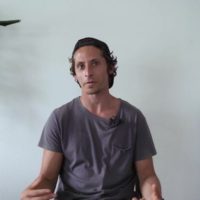 海がもたらすセラピー効果！感染症を患うサーファーの実話ストーリー