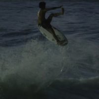 世界初エアーがトップ!米サーファー誌が選ぶ2020年7月のベスト10サーフィン動画