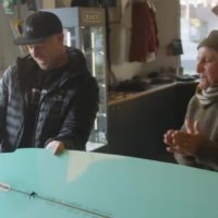 ミック・ファニングによるレノックスヘッド仕様ボードでのテストライド動画