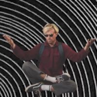 タナー・グダスカス公開のロックダウン前後の世界でのフリーサーフィン動画