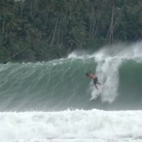 先週炸裂したライトバレルのニアス(インドネシア)!フリーサーフィン動画