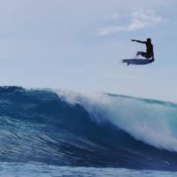 トップはソリ!米サーファー誌が選ぶ2020年8月のベスト10サーフィン動画