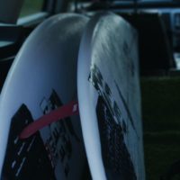 チリサーフボードがリリースした夏用モデル「BV2」のテストライド動画