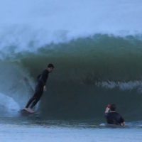 スラブがメインとなるガブリエル・メディナのホームでのフリーサーフィン動画