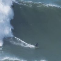 50フィートのウォームアップセッション!?ナザレに20/21年シーズン初スウェル