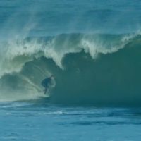 スケルトンベイみたいな波がペルーでも！ジョナサン・ガビンズのフリーサーフ動画