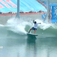 中国で昨年初開催となったウェイブプールでのサーフィンコンテスト動画