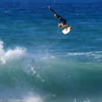 オアフ島ノースショア若手スターのルーク・スワンソン!フリーサーフ動画
