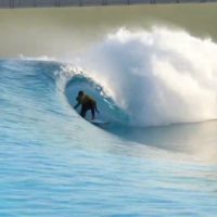 バレル向けの人工波!韓国のウェイブプール「Wave Park」のフリーサーフ動画