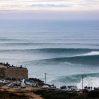 サーフィン禁止令が出ていたナザレで制限付きながらもサーフィン解禁