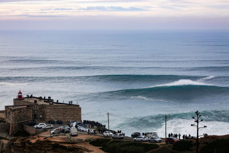 サーフィン禁止令が出ていたナザレで制限付きながらもサーフィン解禁 サーフィン動画ニュース World Surf Movies