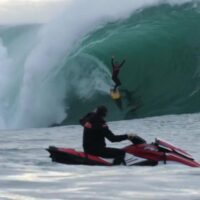 増えているマーヴェリックスでのレフトチャージ!フリーサーフィン動画