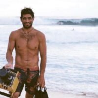 オアフ島アウターリーフでのジェットスキー転覆でフォトグラファーが大怪我