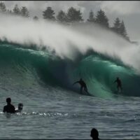 今季初のサイクロンスウェルがヒットしたキラでのウォーターショット動画