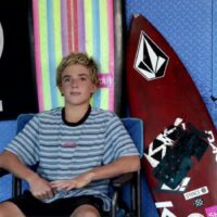 マウイ島ジョーズでスーパースウェルにチャージした12歳のスティーヴ・ロバーソン