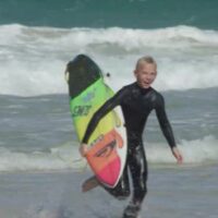 オーストラリアのスーパーグロム!ヒューイ・ヴォーンのフリーサーフ動画