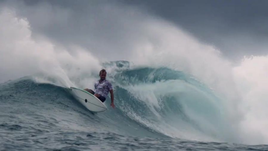 インドネシアでのジョシュ カーのオールツインフィン作品 Sway サーフィン動画ニュース World Surf Movies