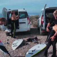 コロナ直前のモロッコトリップを含むイアン・クレーンと仲間のフリーサーフ動画