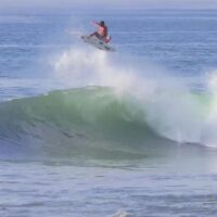 ロス・ウィリアムスが一押しの和井田理央!インドネシアでのフリーサーフ動画