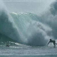 西オーストラリアの波がパワフルな理由とローカルスターのフリーサーフ動画