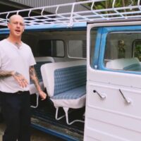 チッパ・ウィルソンに密着Ep1!GoPro撮影の愛車紹介とフリーサーフィン動画